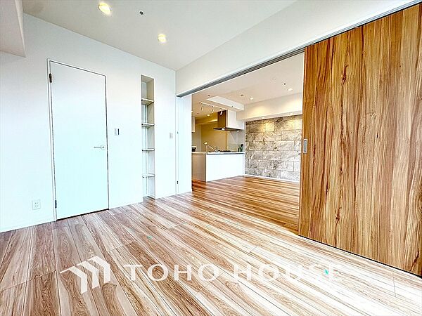 広々としたお部屋は、インテリアを考える楽しみもありますね。