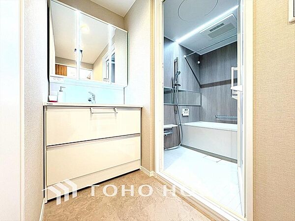 スタイリッシュで機能的、清潔感と快適さが共演する空間。
