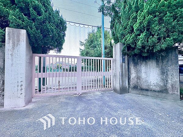 杉並区立和田中学校 距離約950m