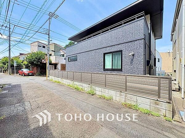 住まいが放つ、洗練された存在感。外観が映し出す、新しい生活の幕開け。