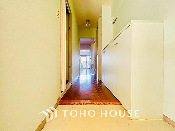 ただいまと共に広がる、家族を迎える温かな玄関。