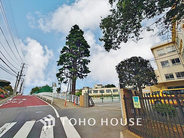川崎市立生田小学校 距離約2100m