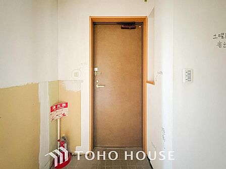 ただいまと共に広がる、家族を迎える温かな玄関。