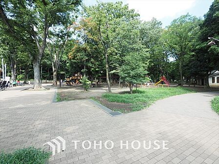 都立蘆花恒春園 距離約160m