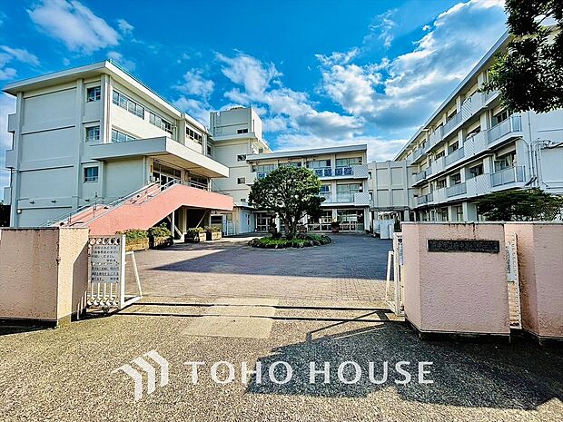 府中市立府中第八中学校 距離約1800m