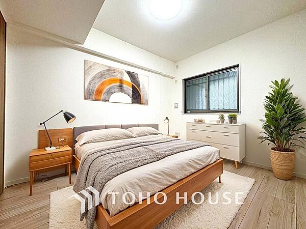 一日の疲れを癒やしてくれる主寝室。時を忘れて過ごす場所として過ごせるお部屋。