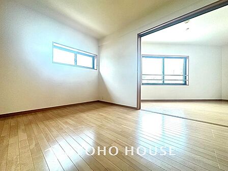 一日の疲れを癒やしてくれる主寝室。時を忘れて過ごす場所として過ごせるお部屋。