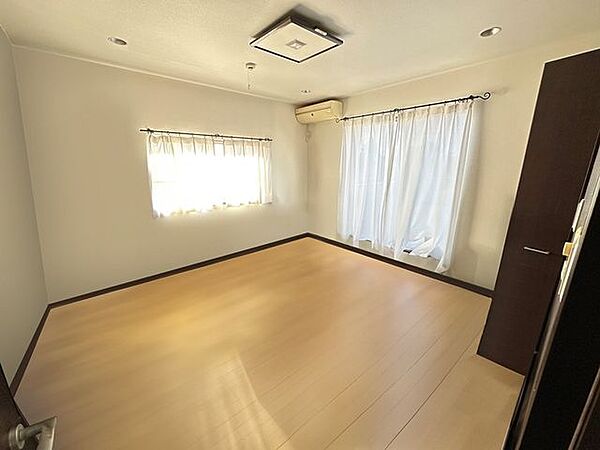 ＊8帖洋室＊※家具削除加工を行っており、写真はイメージです※