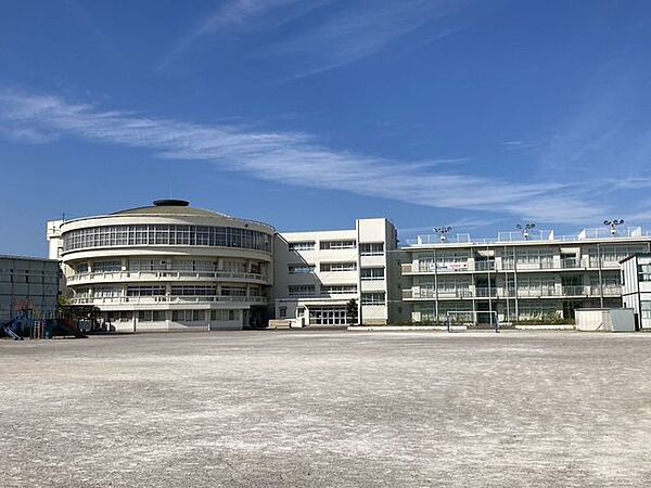 朝日町立朝日小学校 1500m