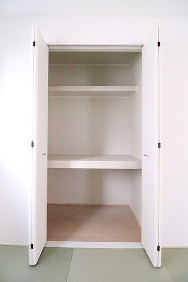 *4.5洋風和室押し入れ*