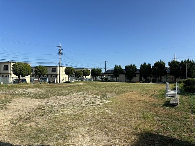 坂部が丘4丁目公園 290m