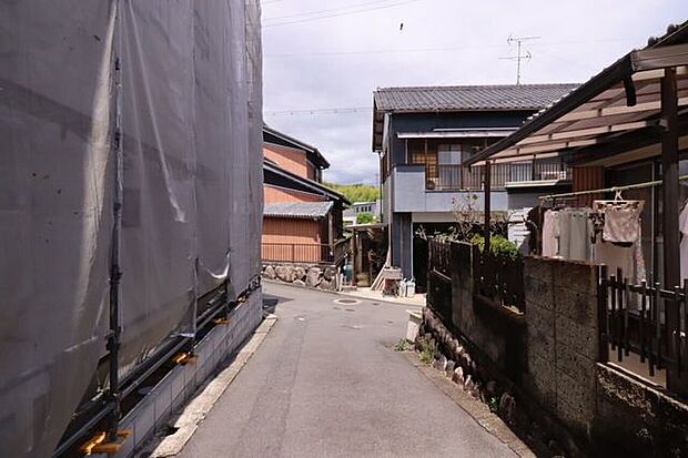 *北東側前面道路*