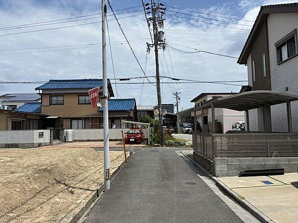 ＊南東側前面道路＊