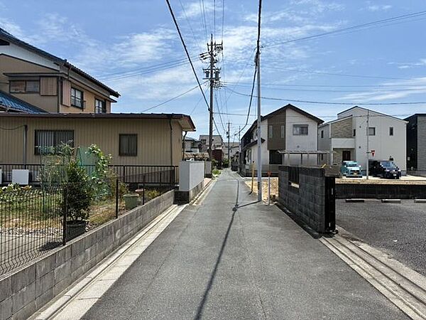 ＊北東側前面道路＊