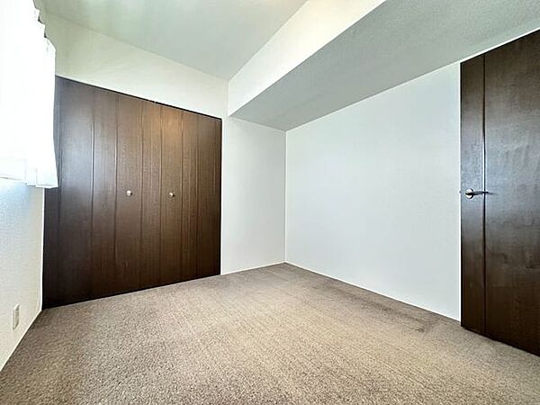 ＊4.7帖洋室＊※家具削除加工を行っており、写真はイメージです※
