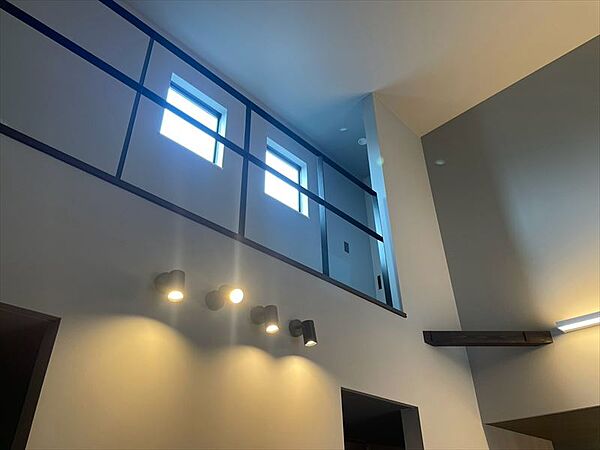 リビング吹抜けです