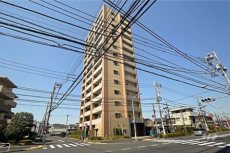 レーベンハイム西新井クランポートの外観(南東側から)