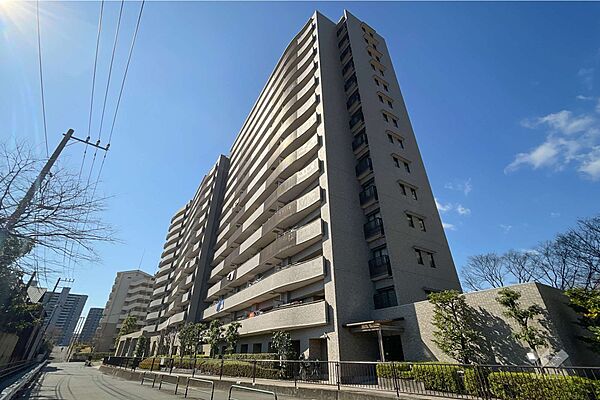 コスモシティ北千住の外観（北東側から）