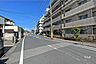 その他：敷地西側の前面道路（南側から）