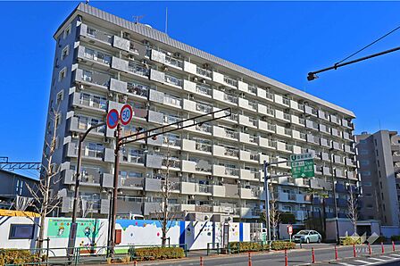 関屋ステーションハイツの外観(南西側から)