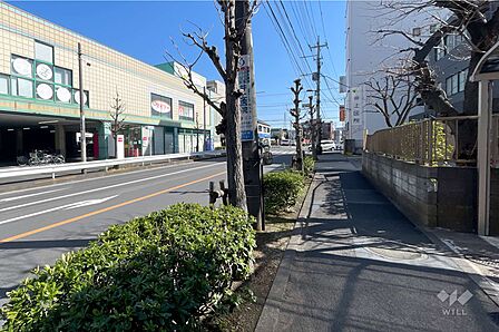 敷地北側の前面道路