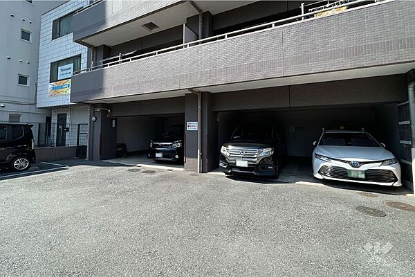 敷地内駐車場（屋内平面式）