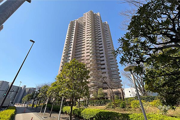 シテヌーブ北千住30A棟の外観（北東側から）