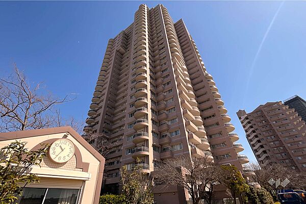 シテヌーブ北千住30A棟の外観（南西側から）