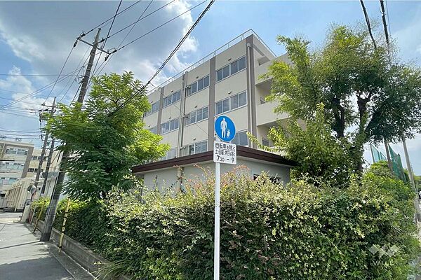 上平井中学校[公立]の外観