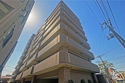 外観：ライオンズヴィアーレ竹の塚の外観（南西側から）