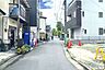 その他：敷地南側の前面道路（東側から）