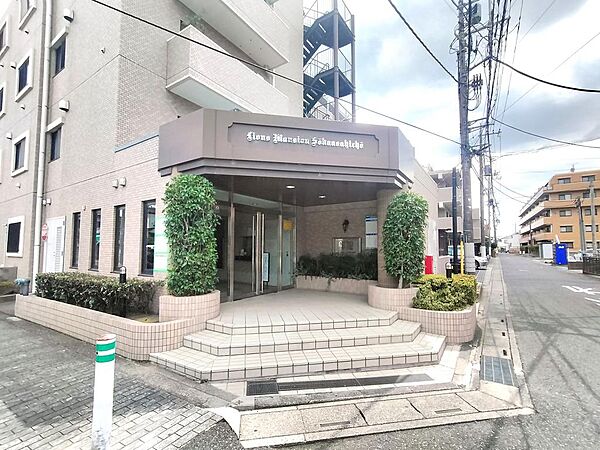 ライオンズマンションの風格がございます。