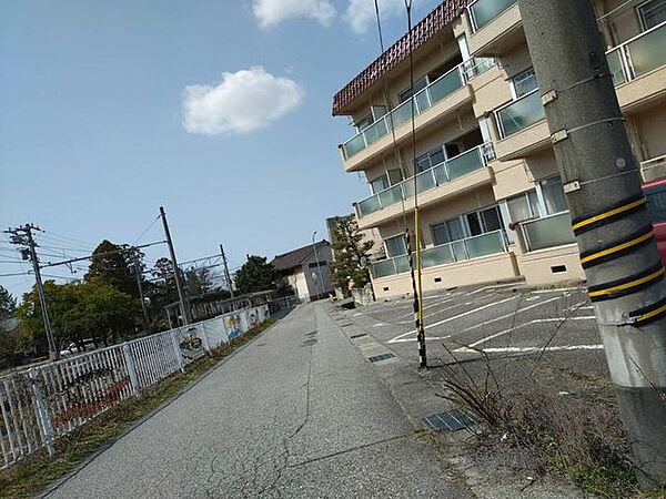 apartment 富山県富山市永楽町27-16　池森ビル1階