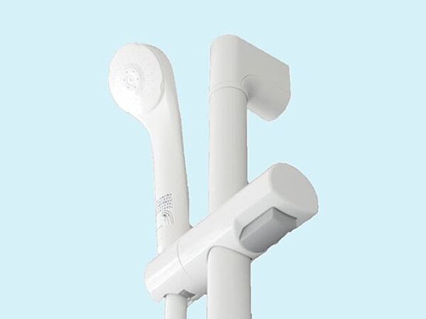 浴室のシャワーはスライドバーで高さの調節が可能です。使いやすい高さに調節ができるので便利ですよ