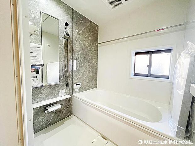 窓付きで換気しやすい浴室