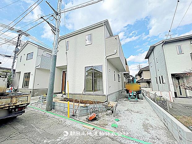 現在建築中の現場で工事進行中です。現地写真（2026年3月27日撮影）をご覧ください。
