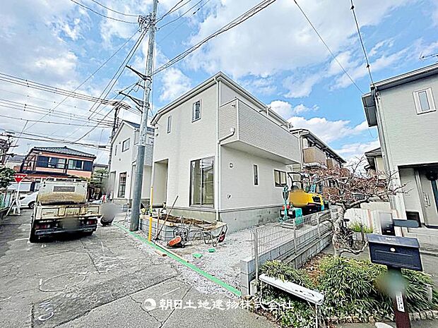 現在建築中の現場で工事進行中です。現地写真（2026年3月27日撮影）をご覧ください。