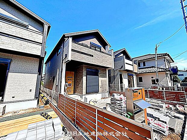現在建築中の現場で工事進行中です。現地写真(2026年5月11日)をご覧ください。
