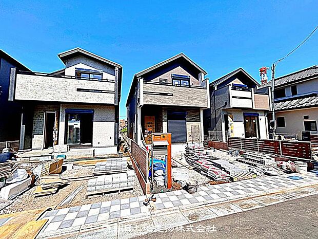 現在建築中の現場で工事進行中です。現地写真(2026年5月11日)をご覧ください。