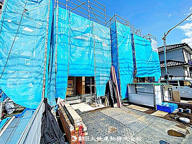 現在建築中の現場で工事進行中です。現地写真（2026年4月2日）をご覧ください。