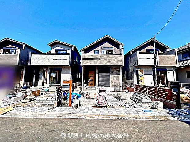現在建築中の現場で工事進行中です。現地写真(2026年5月11日)をご覧ください。