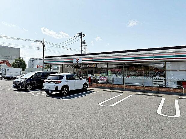 セブンイレブン東村山野口町2丁目店まで徒歩4分245m!近くて便利。ちょっとした買い物もスムーズに行える住環境です。