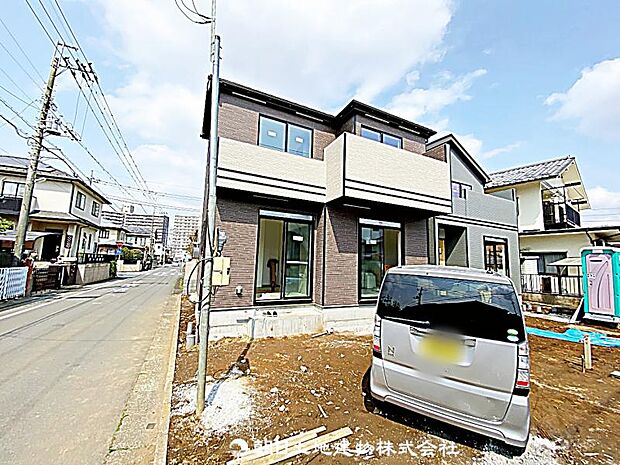 現在建築中の現場で工事進行中です。現地写真(2026年3月30日撮影)をご覧ください。