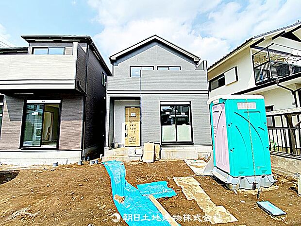 現在建築中の現場で工事進行中です。現地写真(2026年3月30日撮影)をご覧ください。