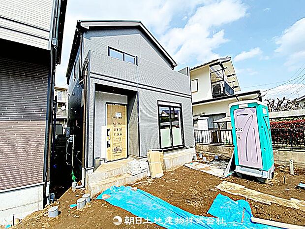 現在建築中の現場で工事進行中です。現地写真(2026年3月30日撮影)をご覧ください。