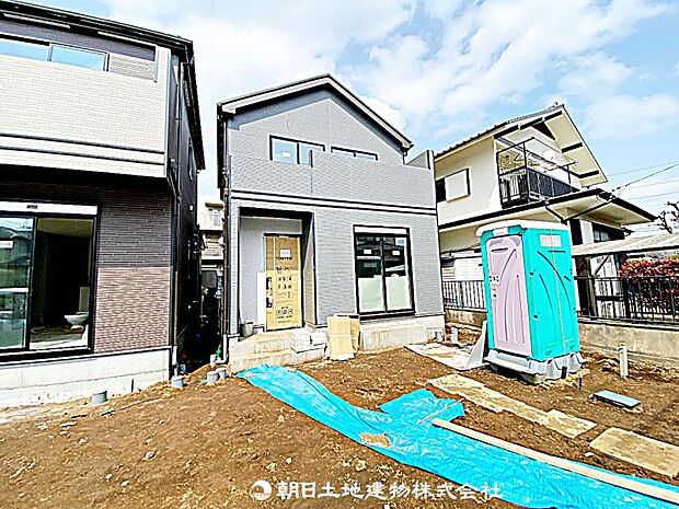 現在建築中の現場で工事進行中です。現地写真(2026年3月30日撮影)をご覧ください。