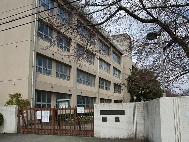 狭山市立笹井小学校まで徒歩14分1092m!通学しやすく、落ち着いた環境。子どもも安心して通える立地です。