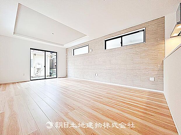 2面採光のリビングです。明るく開放感があり、通風も良好で快適な生活を送ることが出来ます。
