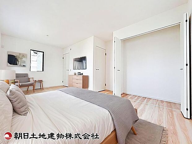 主寝室として使える洋室です。家具配置がしやすく、就寝スペースとして快適に利用できます。(家具等はCG加工です)