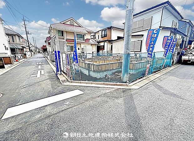 現在建築中の現場で工事進行中です。現地写真（2026年4月6日撮影）をご覧ください。